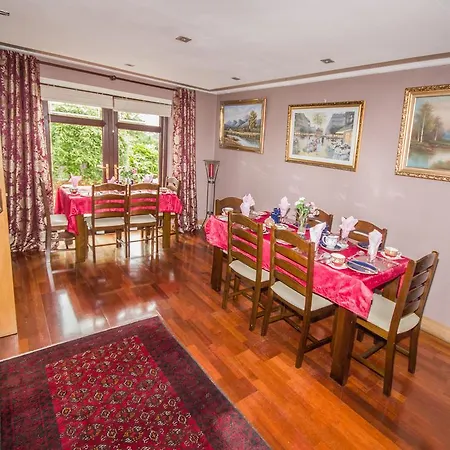 Bed & Breakfast Oaklands 3*